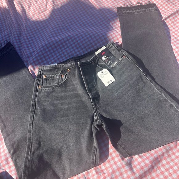NWT 501 Straight Leg Levis - Picture 2 of 3